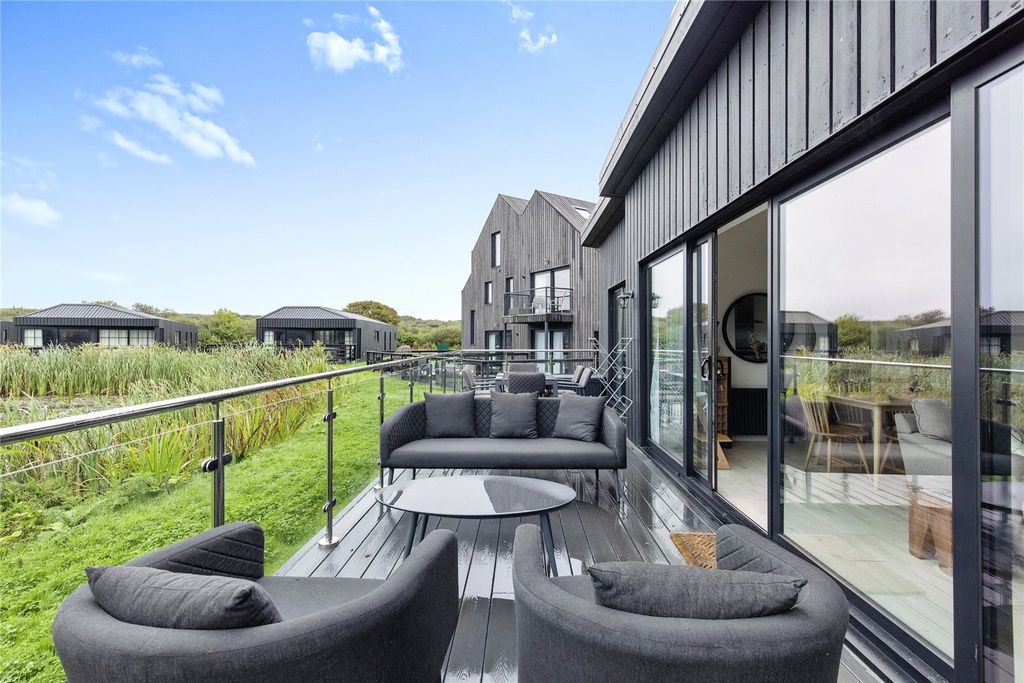 Property photo 1 of 15 Photography