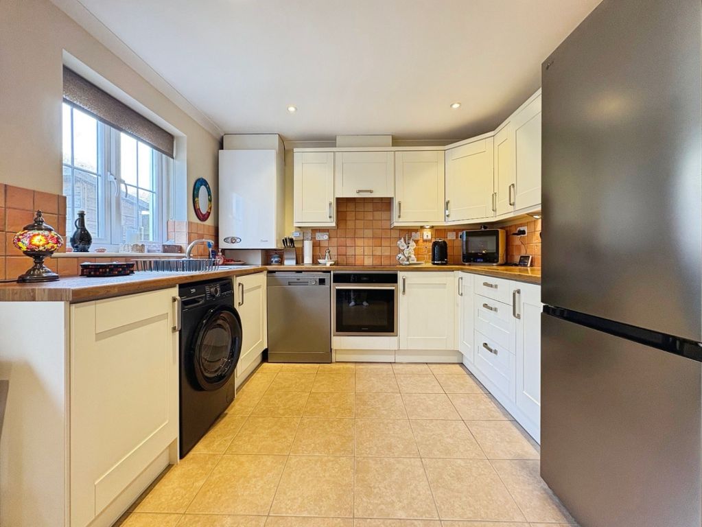 Property photo 2 of 20 5691162