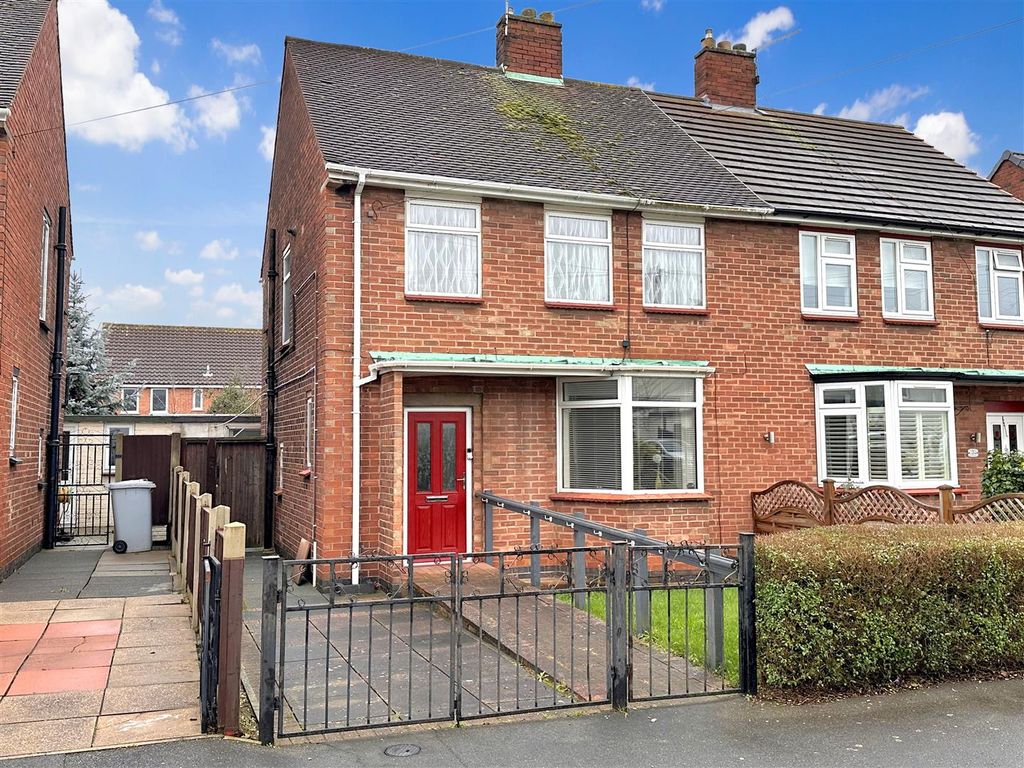 Property photo 1 of 14 Front Aspect 547