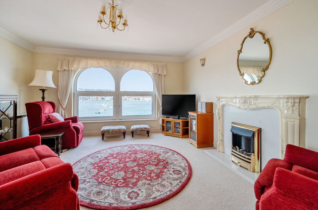 Property photo 3 of 19 3 - 1467869-18-6A1873...