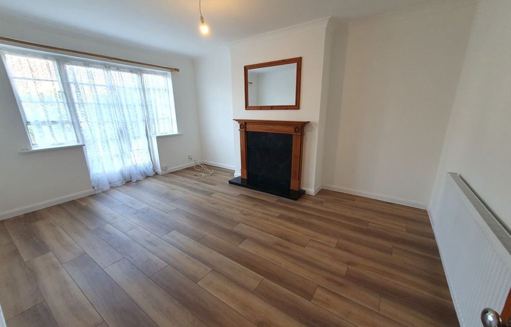 Property photo 2 of 7 Picture 2