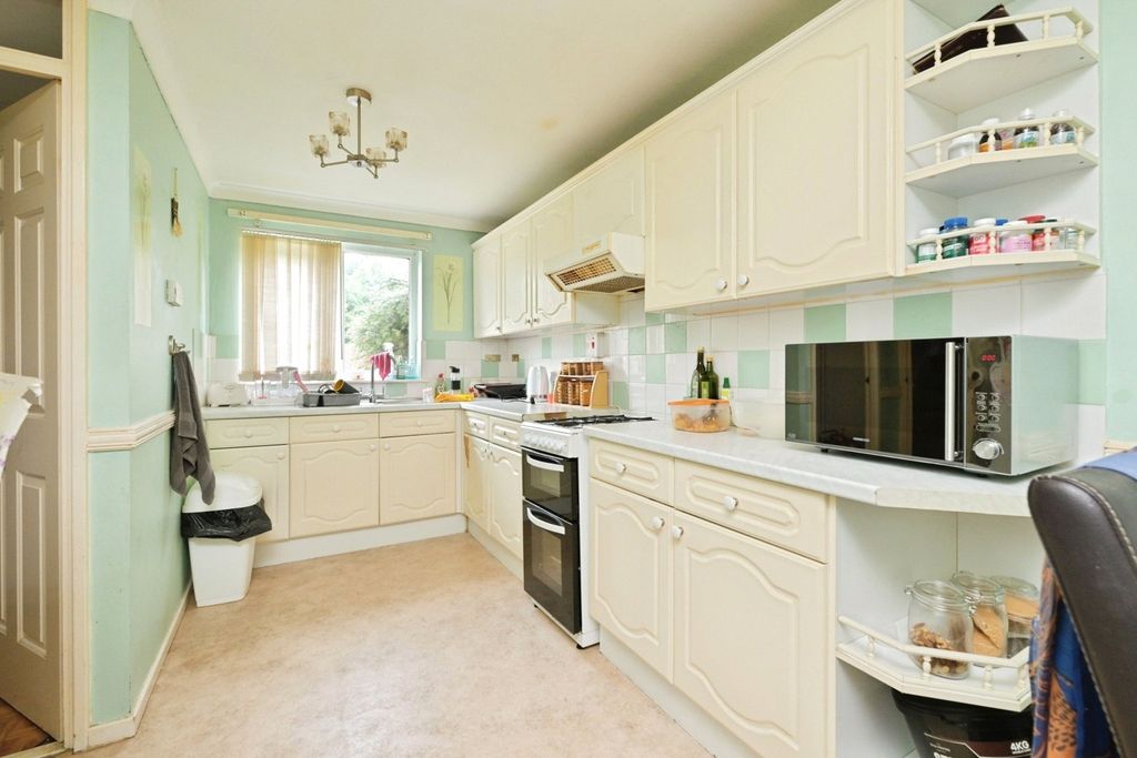 Property photo 3 of 14 Photo