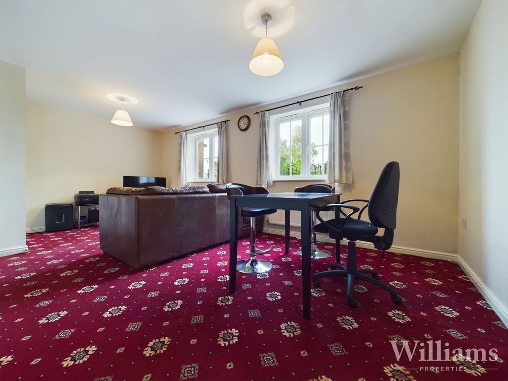 Property photo 2 of 9