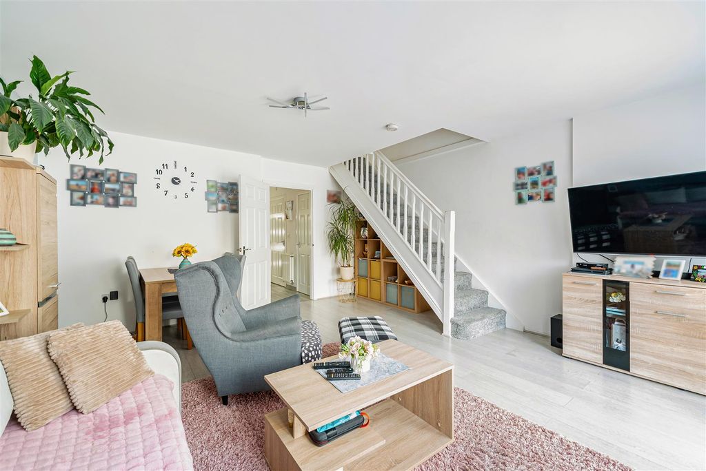 Property photo 2 of 17 Living Room