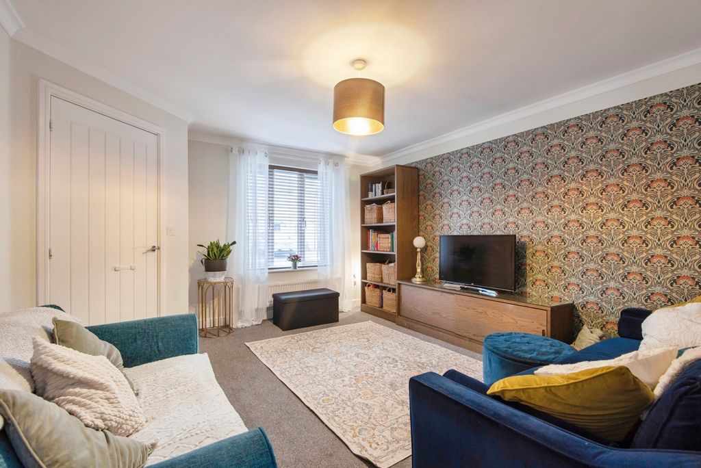 Property photo 2 of 15 Pbox-Img.Jpg