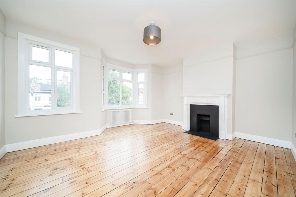 Property photo 2 of 8