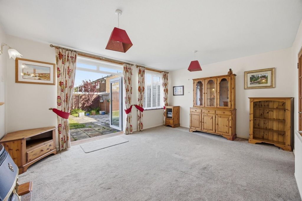 Property photo 2 of 17