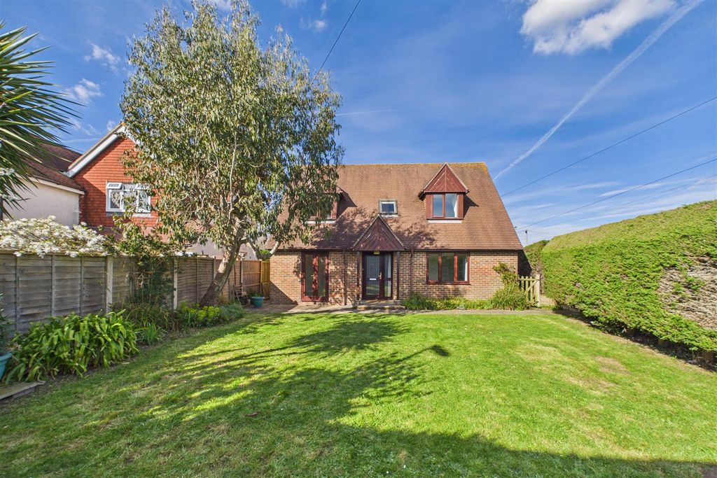 Property photo 2 of 28 Cam01894G0-Pr0280-Still004.Jpg