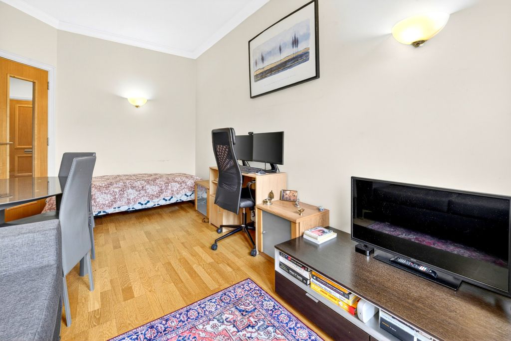 Property photo 3 of 19