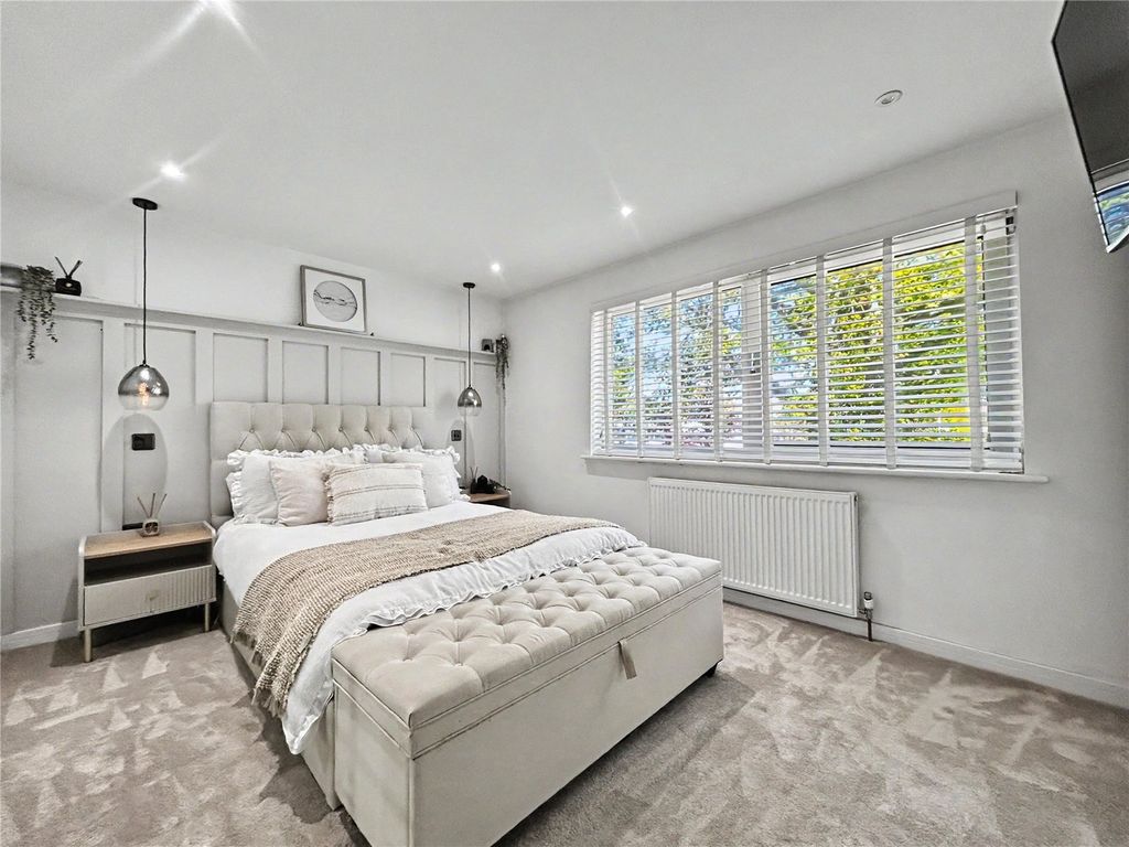 Property photo 3 of 23 Picture No. 02