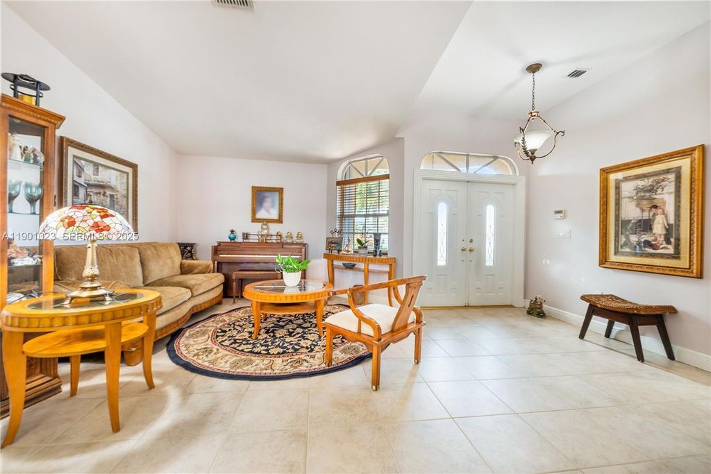 Property photo 3 of 26 <Alttext/>