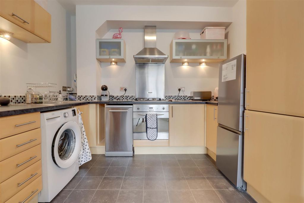 Property photo 2 of 13 Flat 5 Urban Pulse-5.Jpg