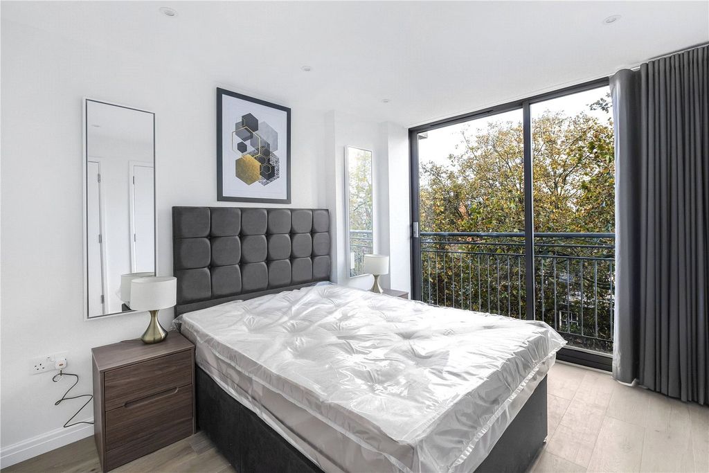 Property photo 3 of 13 Bedroom