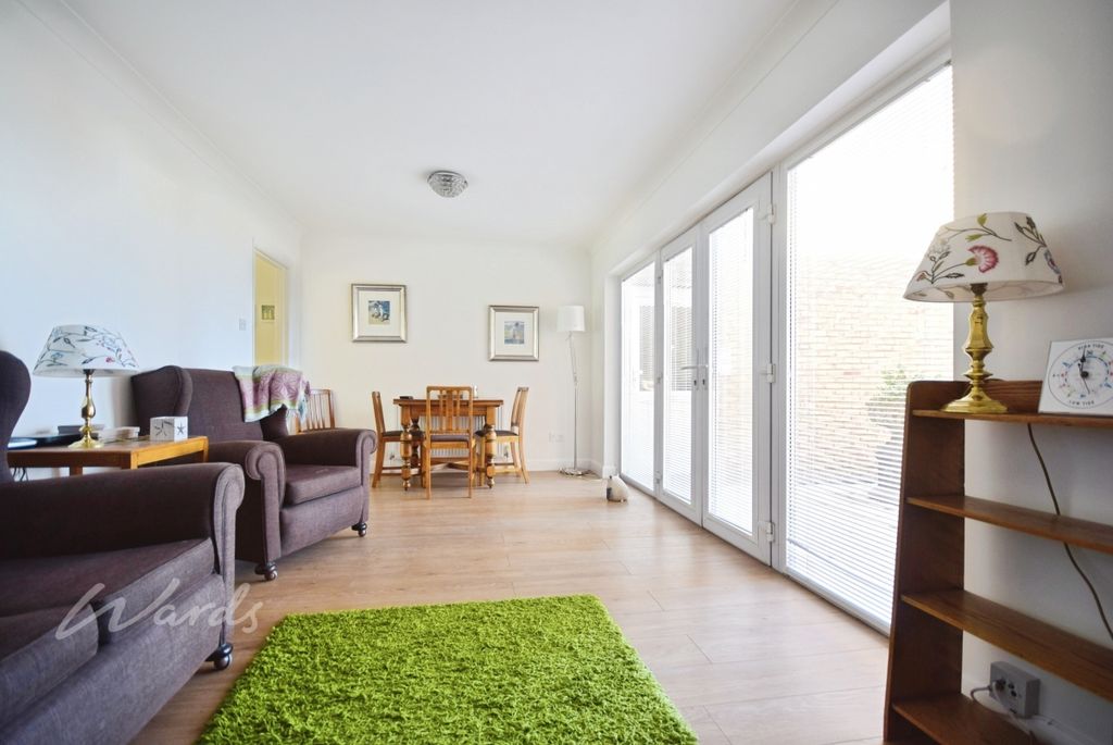 Property photo 2 of 10 Bedford Lounge di...