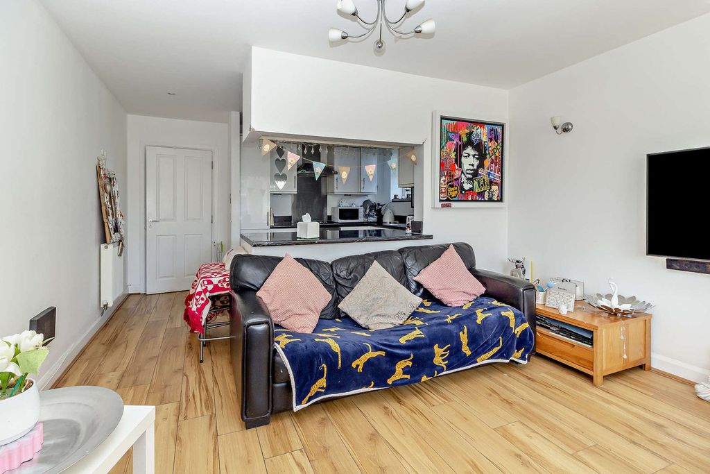 Property photo 3 of 20