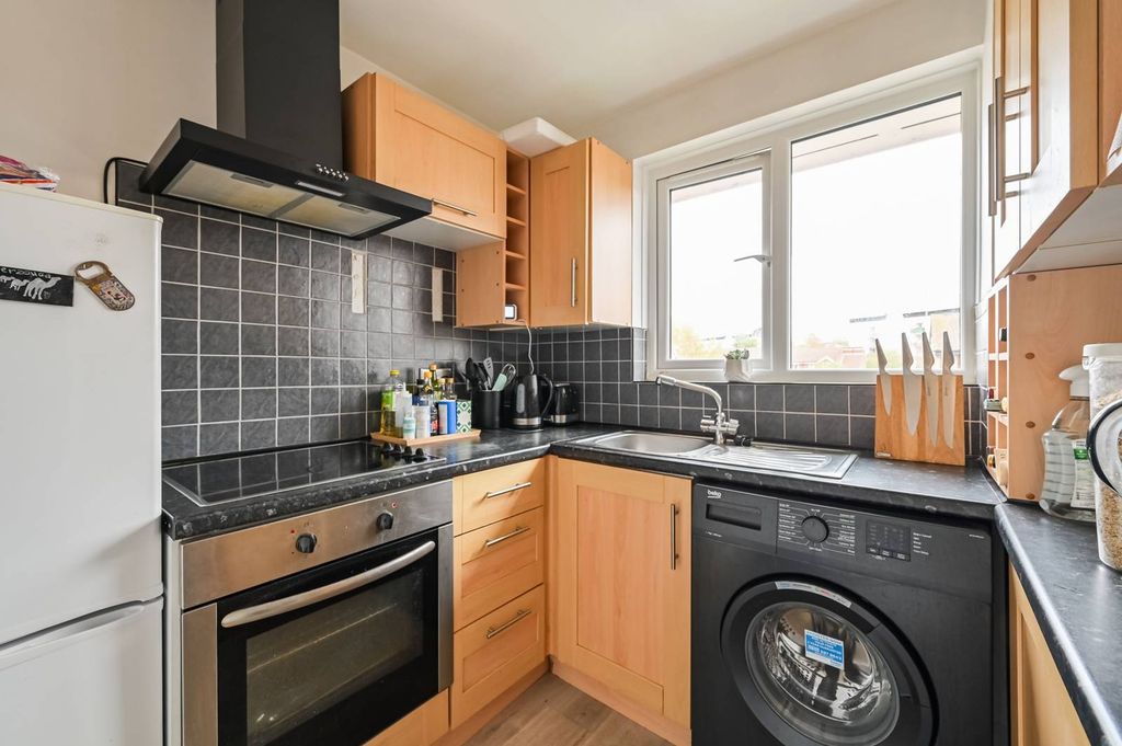 Property photo 3 of 7