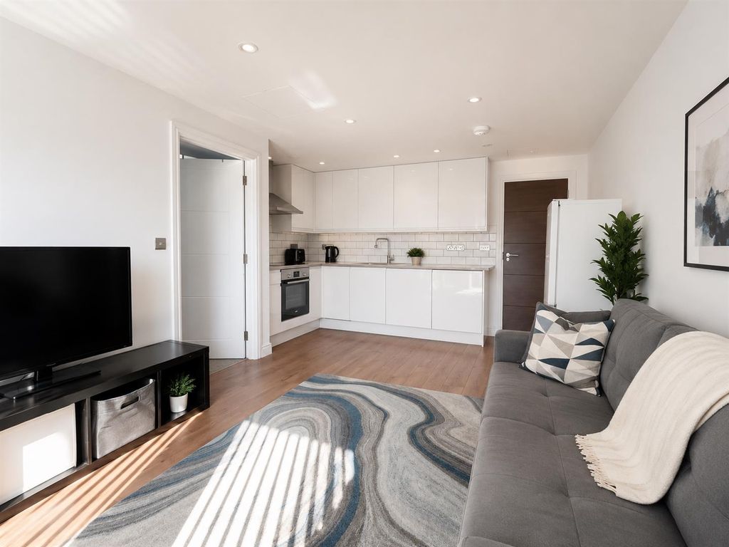 Property photo 3 of 6 d179Fc65-Ff52-41F8-9E82-49d1Be2c76c7.Png