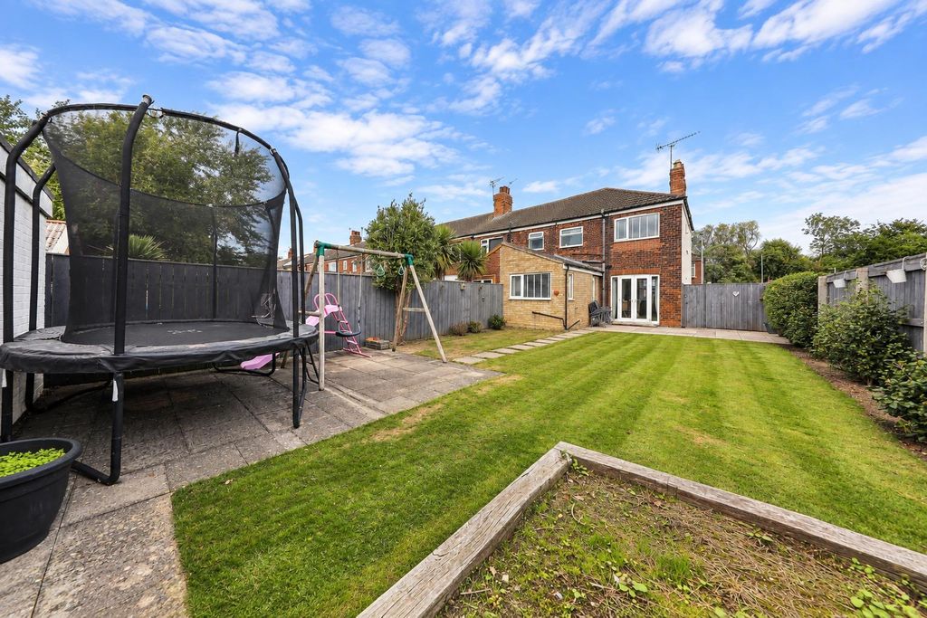 Property photo 3 of 33
