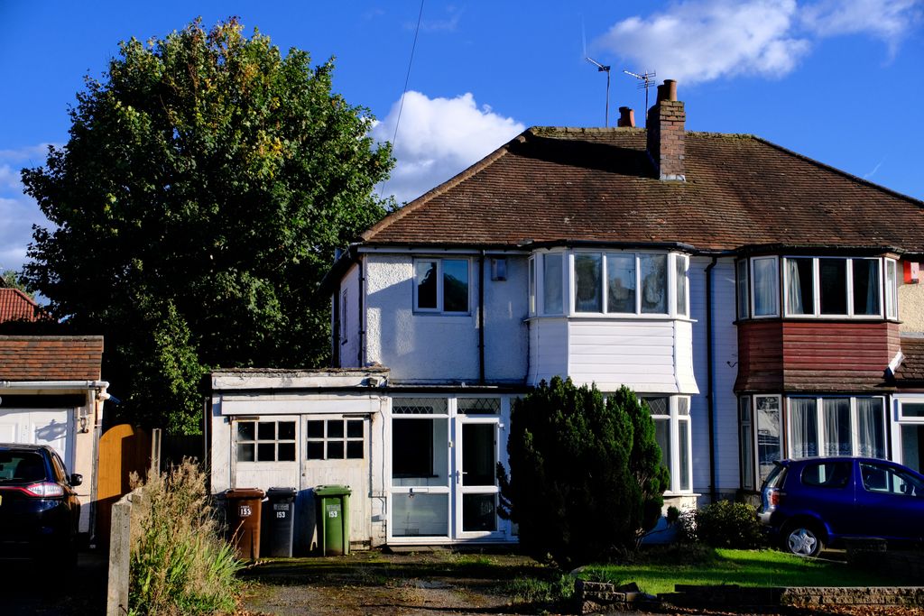 Property photo 1 of 12 153 Haslucks Green Road