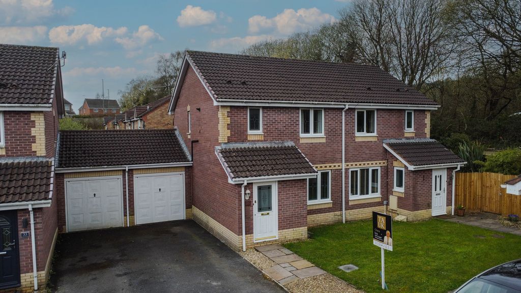 Property photo 1 of 25