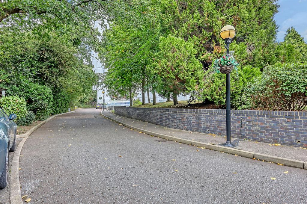 Property photo 3 of 24