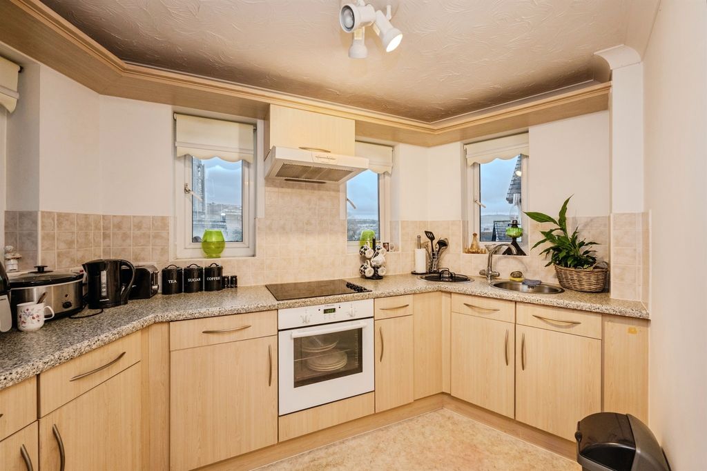 Property photo 2 of 19