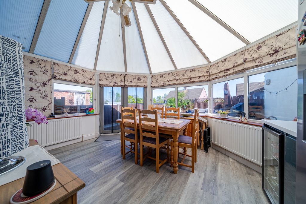 Property photo 3 of 20 1448816-13-69E8F4...