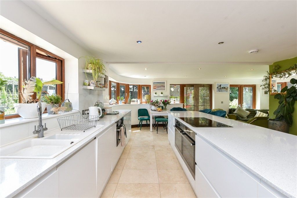 Property photo 1 of 22 Kitchen/Breakfast/Family Room