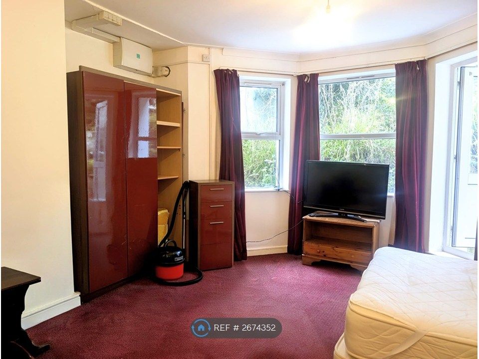 Property photo 1 of 4