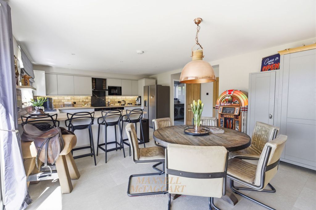 Additional image 13 of 5 bed detached house for saleTinsley Lane, Crawley RH10