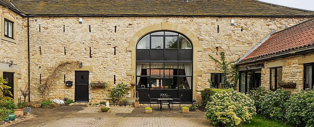 Property photo 1 of 21 661E49923708c-1111216 (21) (2).Jpg