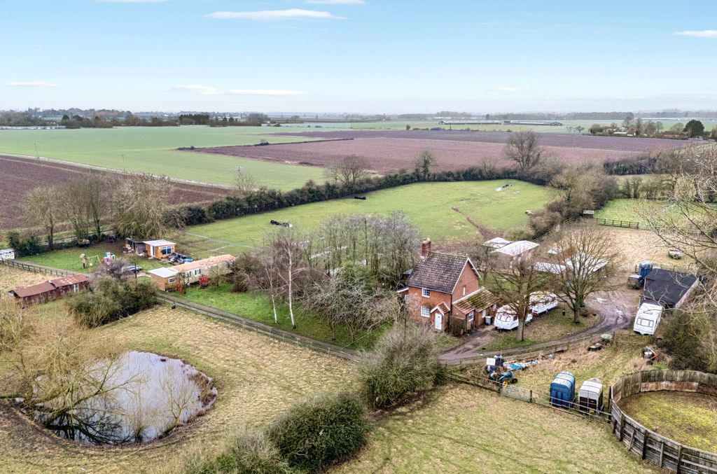 Property photo 1 of 32