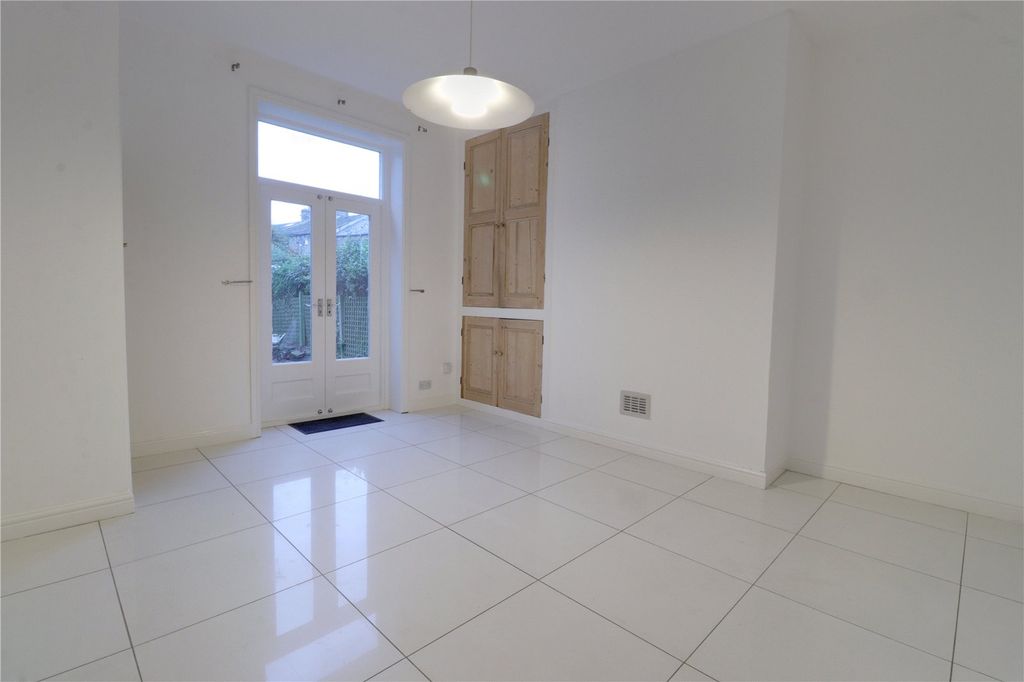 Property photo 3 of 14 Picture No. 22