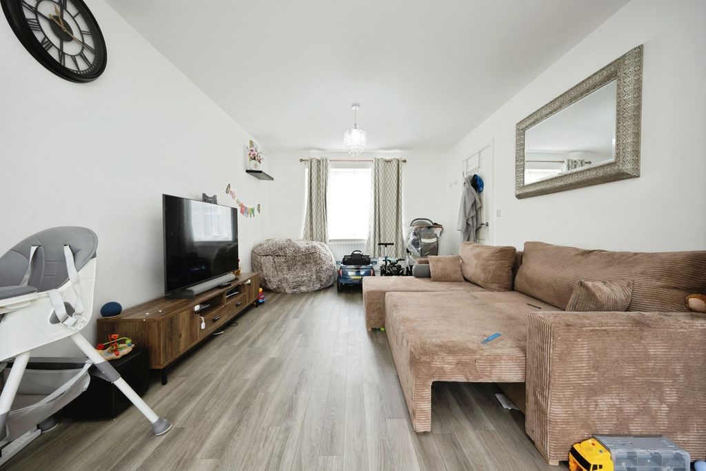 Property photo 2 of 20 Pbox-Img.Jpg