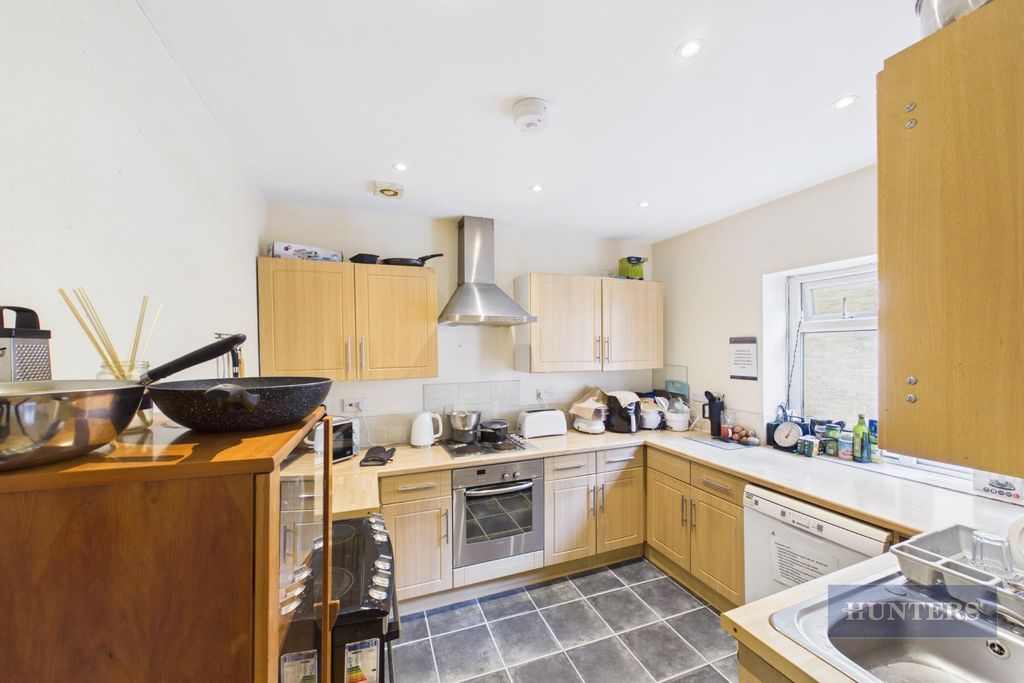 Property photo 2 of 10 Kitchen.Jpg