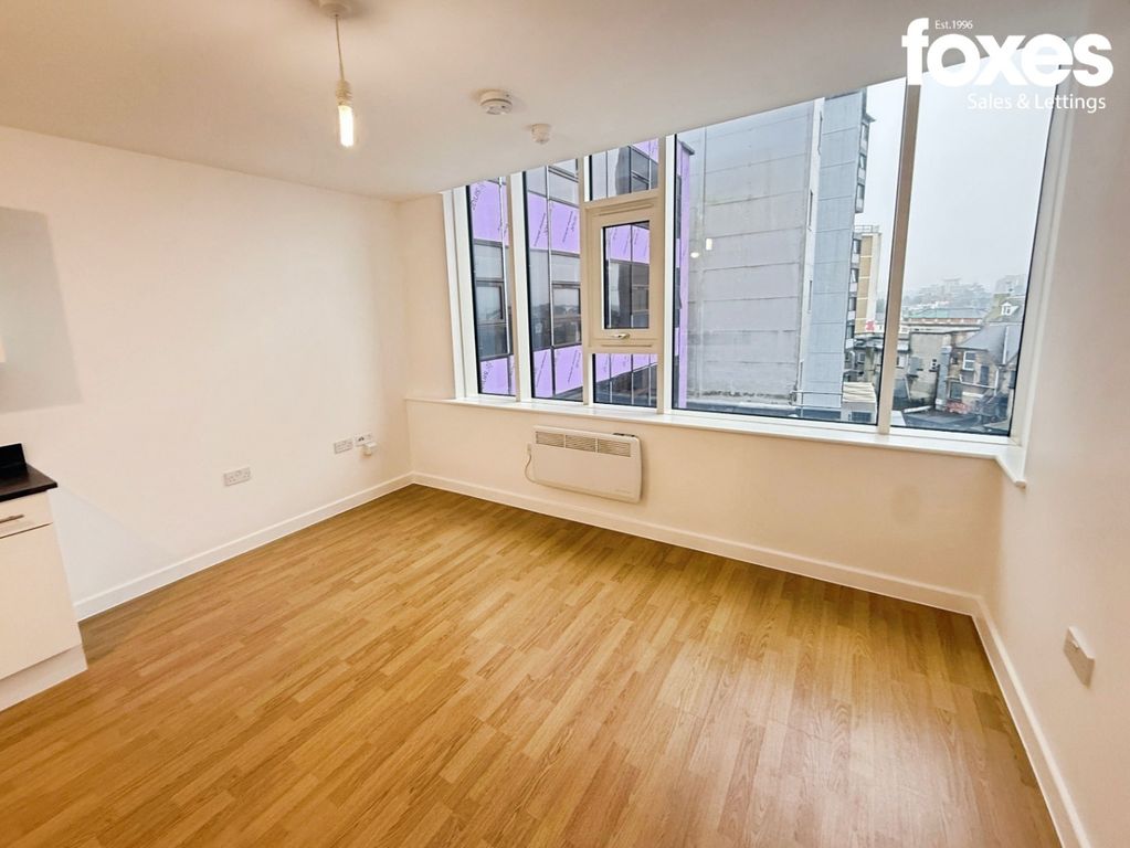 Property photo 2 of 10 4866971