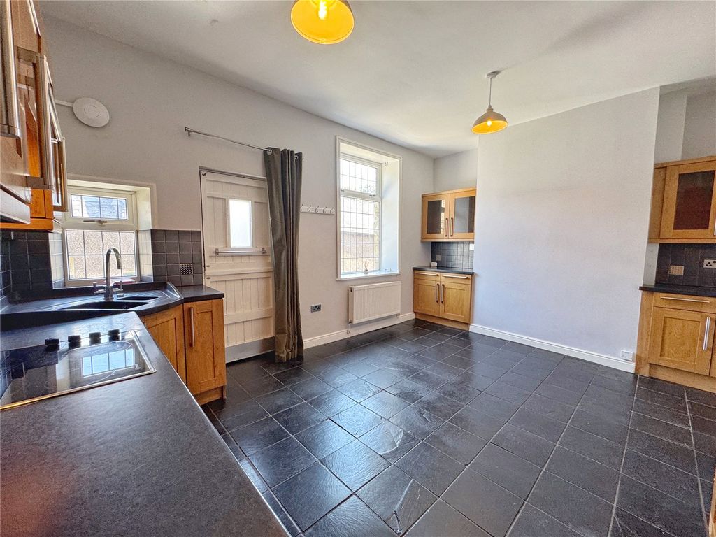Property photo 3 of 29 Picture No. 05