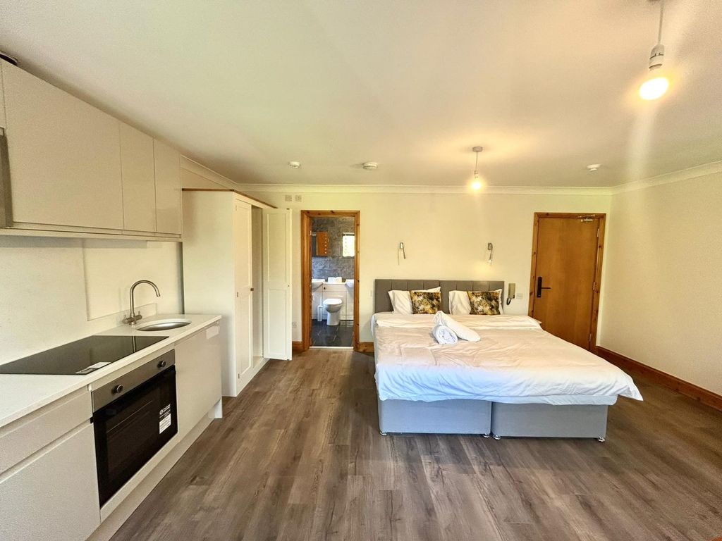 Property photo 1 of 3