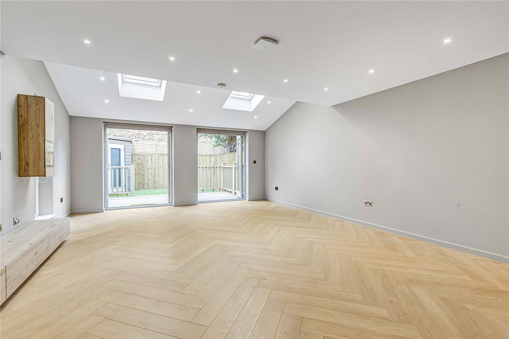 Property photo 2 of 13 Picture No. 03