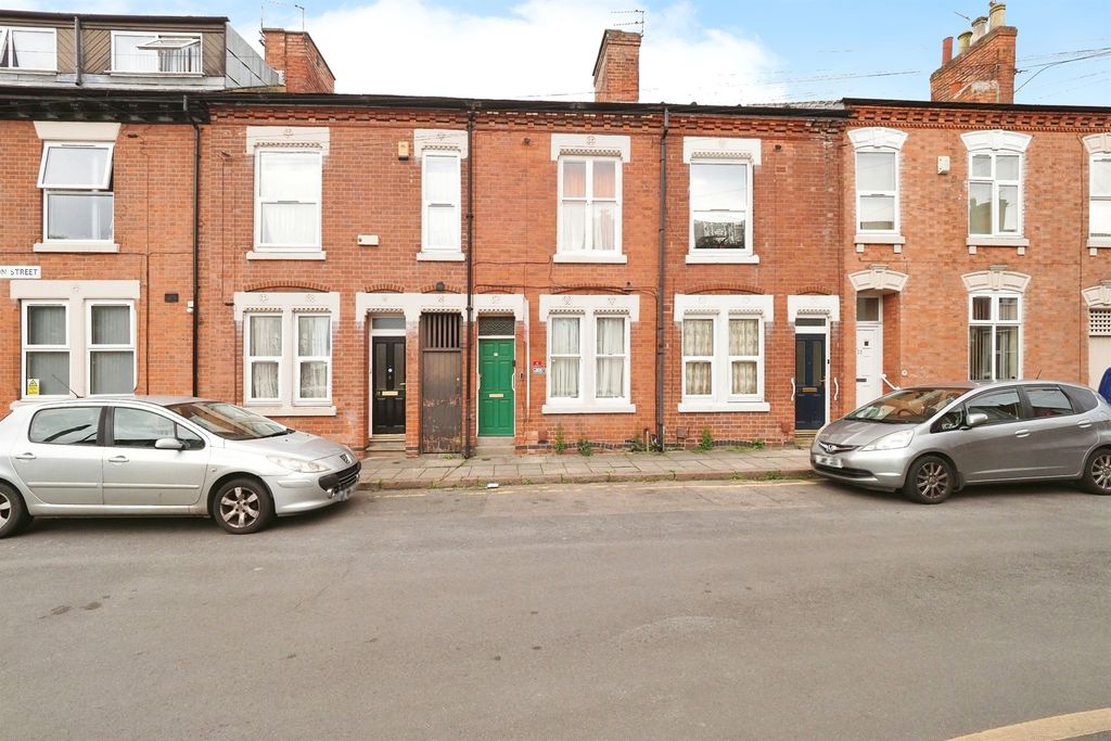 Property photo 1 of 17
