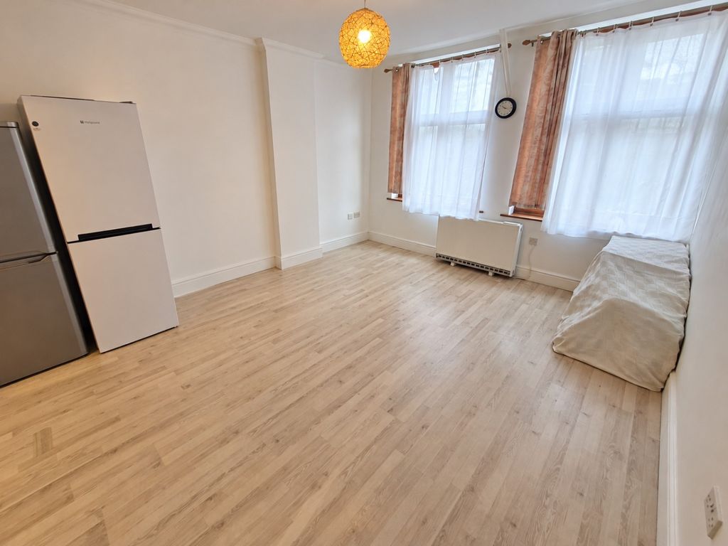 Property photo 2 of 5 5699982
