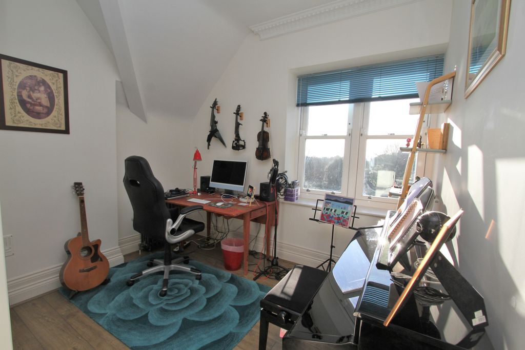 Additional image 20 of 5 bed flat for saleGaudick Road, Eastbourne BN20