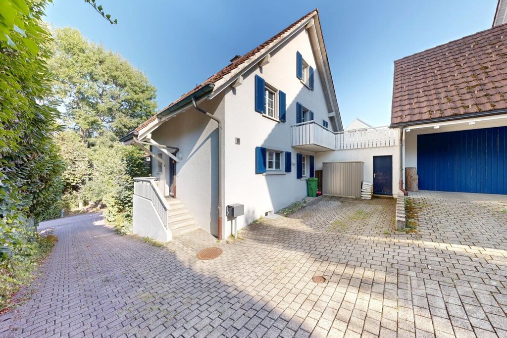 Property photo 2 of 12