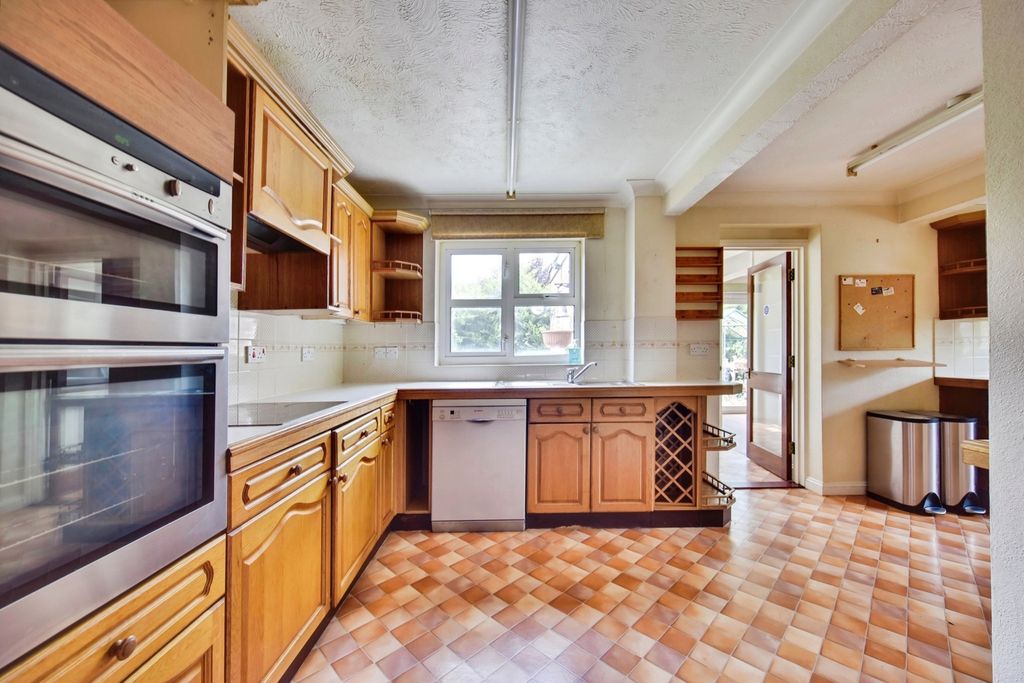 Property photo 3 of 24 Pbox-Img.Jpg