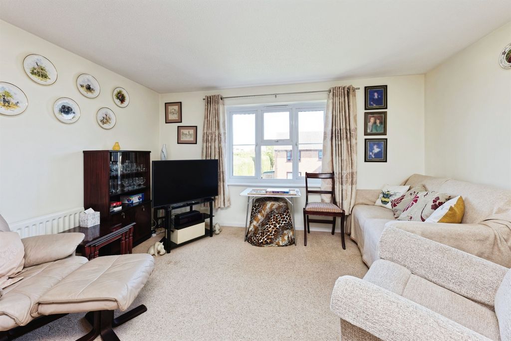 Property photo 2 of 9