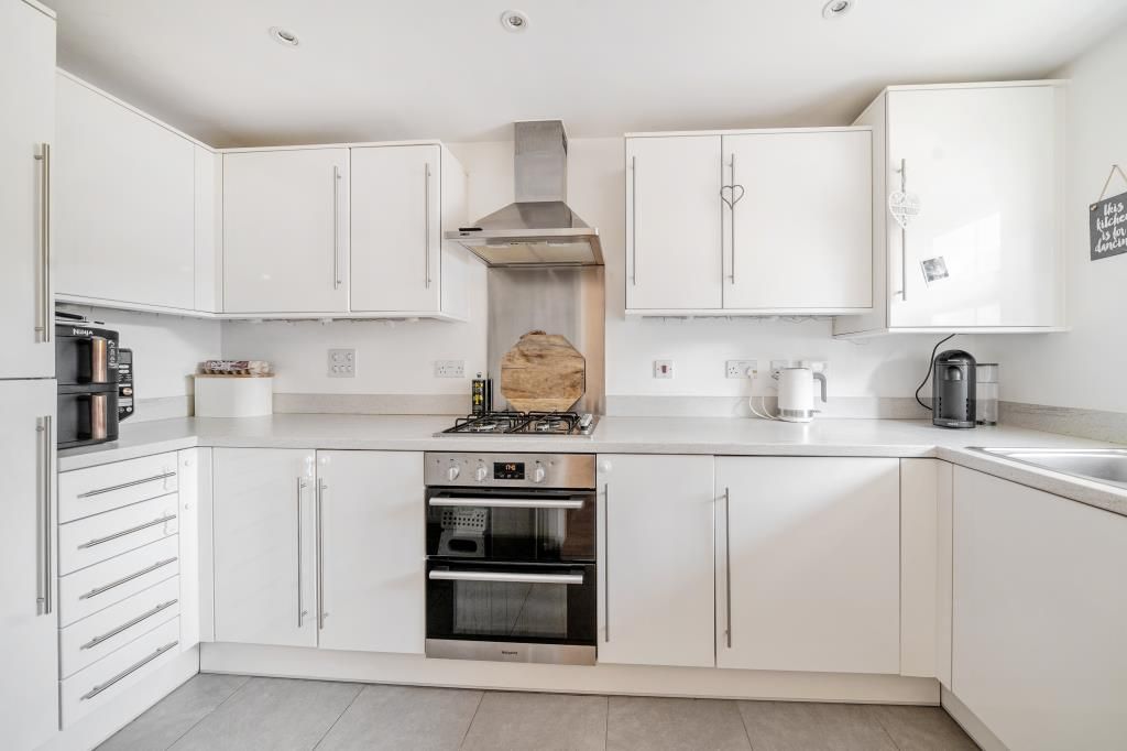 Property photo 2 of 20 Kitchen