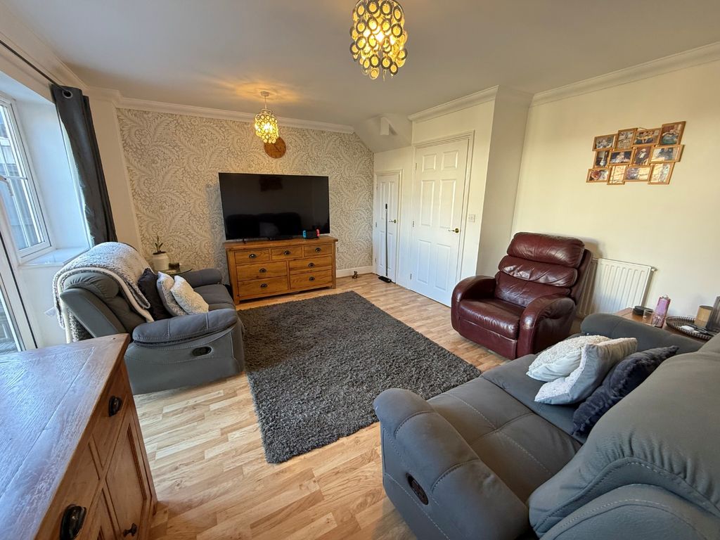 Property photo 2 of 14 4061942