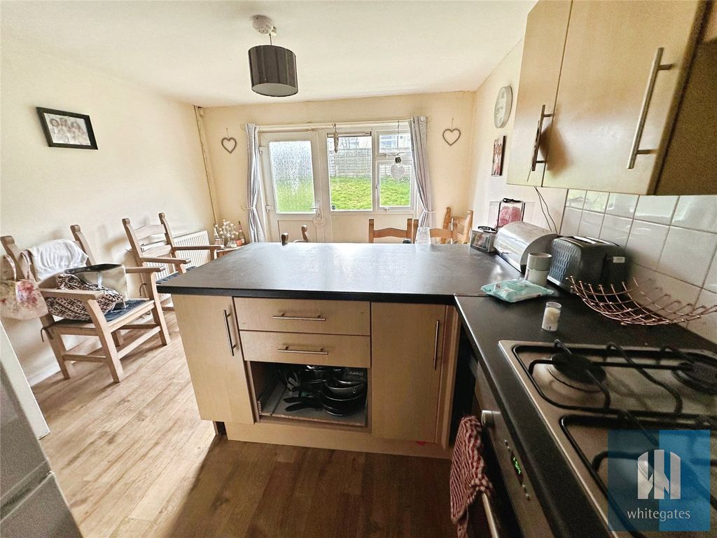 Property photo 2 of 15 Picture No. 17