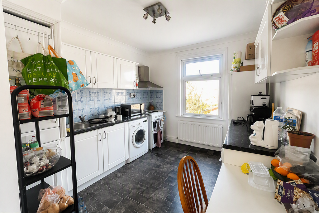 Property photo 3 of 9 Kitchen