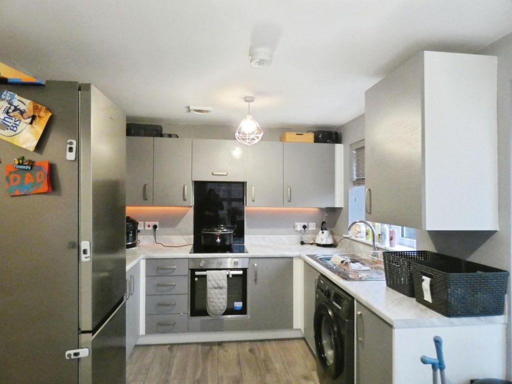 Property photo 2 of 15 Dining Kitchen